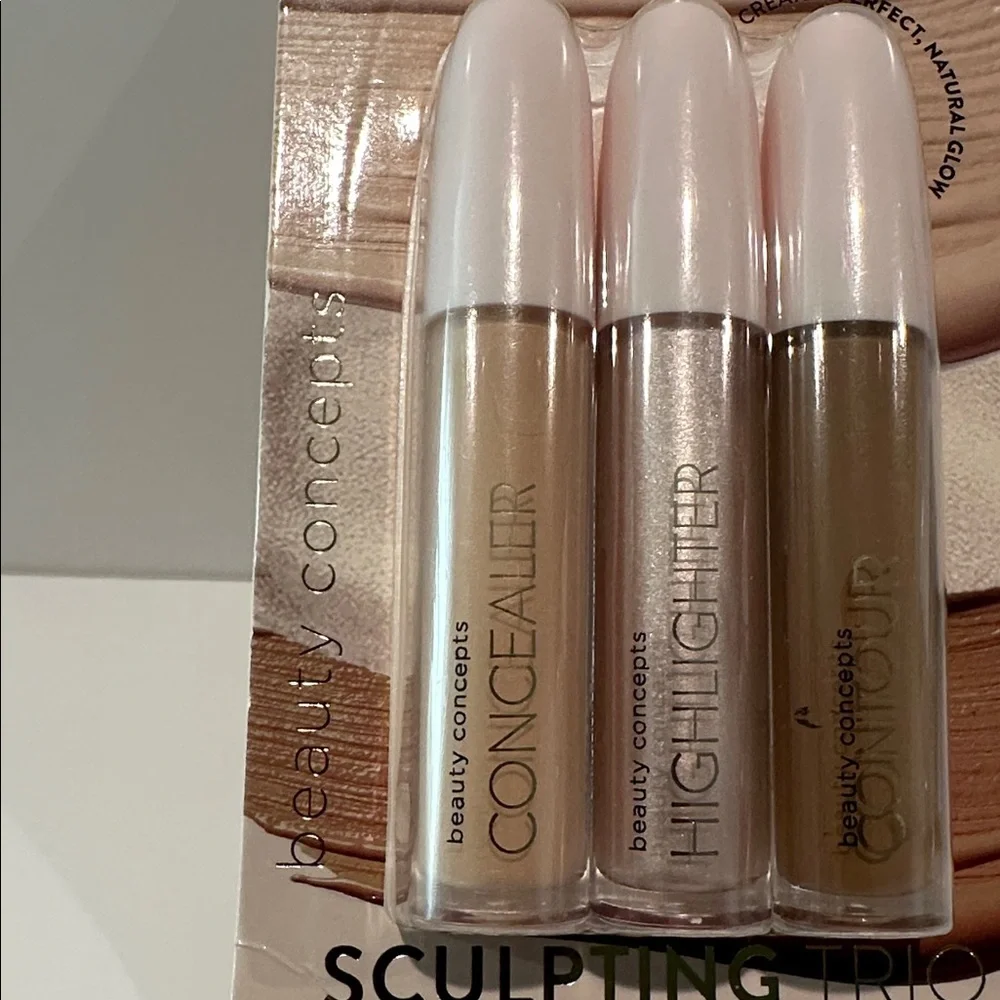 Beauty Concepts Sculpting Trio with Concealer, Highlighter and Contour.